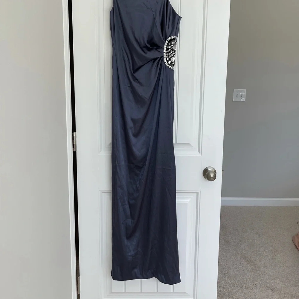Formal One Shoulder Maxi Dress! - Picture 9 of 10